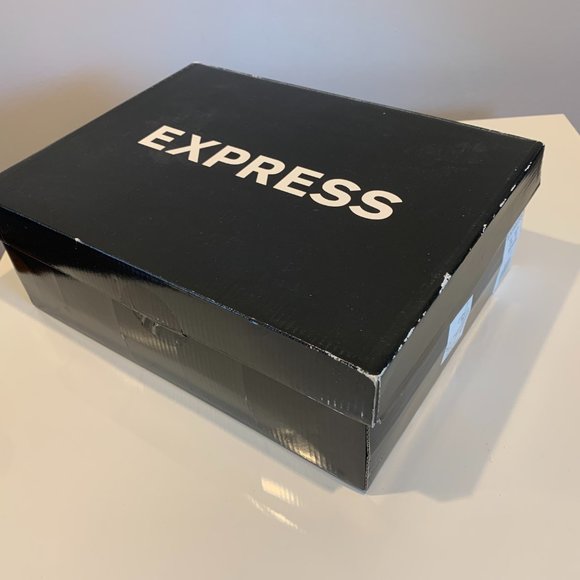 NWT Express - Black and White Peep Toe Platform Pumps, size 10 - Picture 16 of 16
